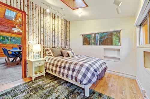Cabernet Cabin - image 7