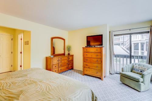 Beachwalk 204 - image 8
