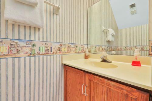 Summer House - image 6