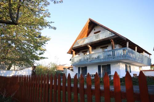 Gästehaus Roensch - Apartment - Frensdorf