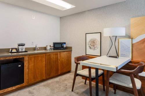 DoubleTree Suites by Hilton Sacramento - Rancho Cordova – Rancho Cordova, CA