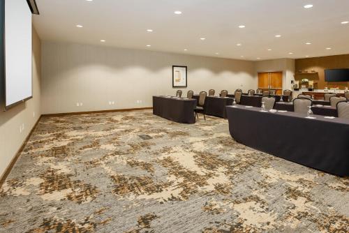 DoubleTree Suites by Hilton Sacramento - Rancho Cordova – Rancho Cordova, CA