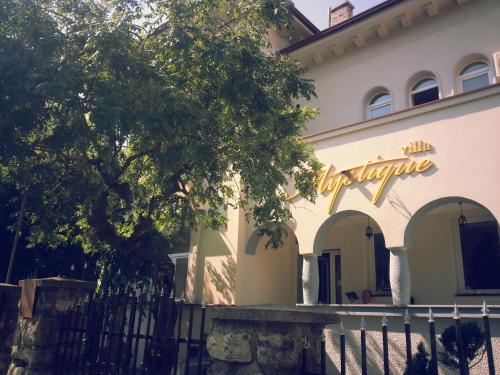 مدخل, فيلا ميستيك (Villa Mystique) in Savski Venac