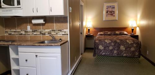 Malahat Bungalows Motel