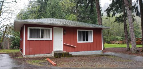 Malahat Bungalows Motel