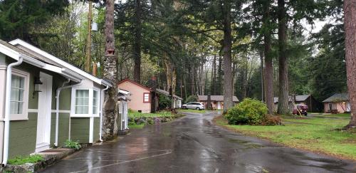 Malahat Bungalows Motel