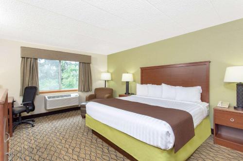 AmericInn by Wyndham Sheboygan