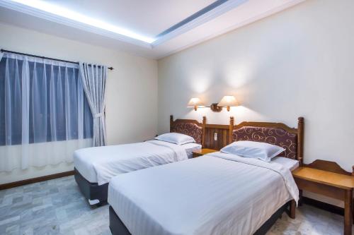 Twin Standard Deluxe Room image 2