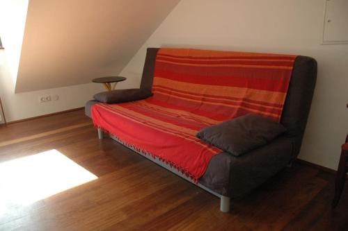 Bright top-floor apartment with terrace - 2 bedrooms - quiet area, 20 min to center, Vídeň (fotografie 11)
