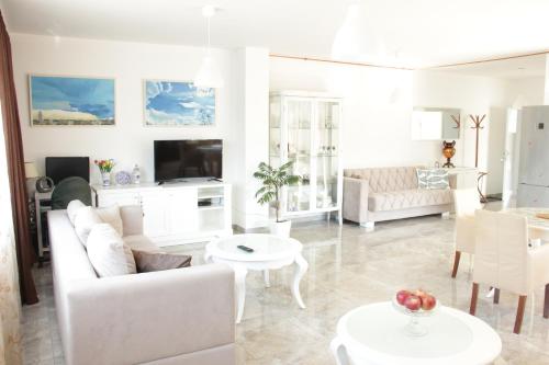Lux House Olga - image 11
