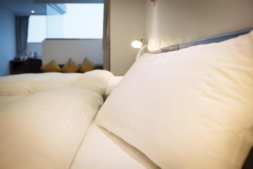 2 double beds