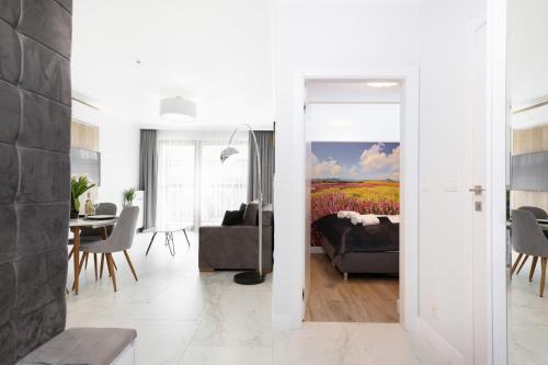 Apartments Warsaw Przyokopowa by Renters - image 10