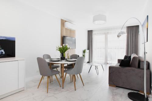 Apartments Warsaw Przyokopowa by Renters - main image