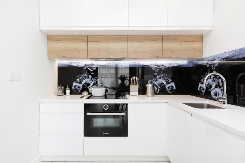 Apartments Warsaw Przyokopowa by Renters - image 12