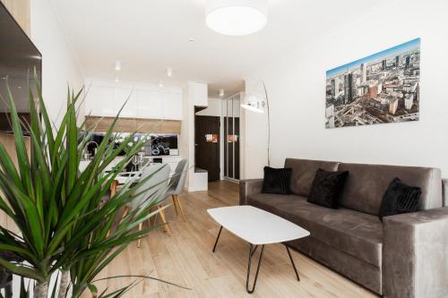 Apartments Warsaw Przyokopowa by Renters - image 9