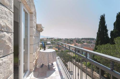  Lovely apartment for 8 person in Sumartin