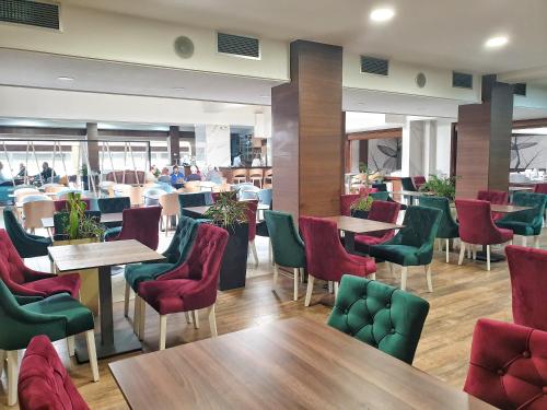 餐厅, Hotel Turist 98 in 亚伊采