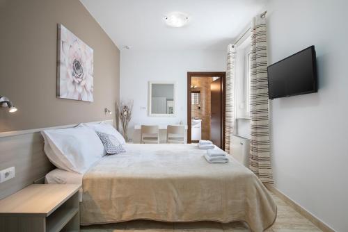 10 bedrooms, 15 beds