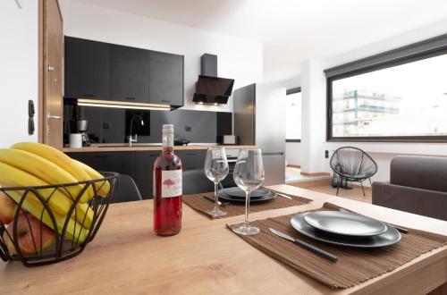  Elegant Urban Apartment in Iraklio