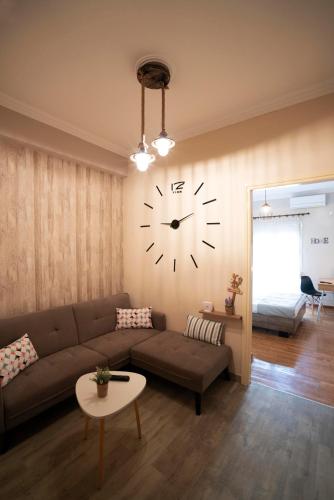 COZY APT NEXT TO METRO AND CLOSE TO ACROPOLIS!, Athens (photo 3)