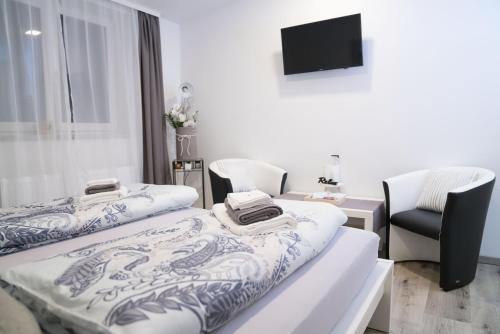 Pension & Restaurant La Amalia Room Type - Deluxe Double Room