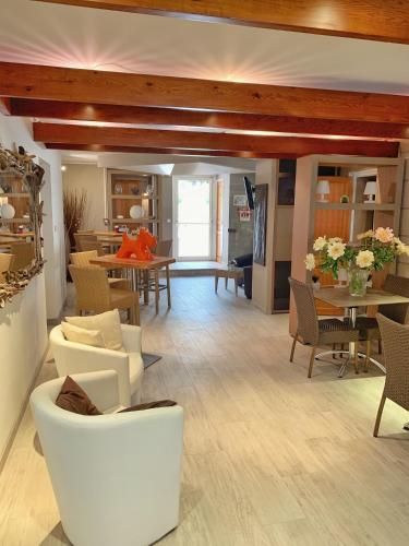 Hôtel Beau Soleil - image 4