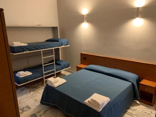 Triple Room image 5