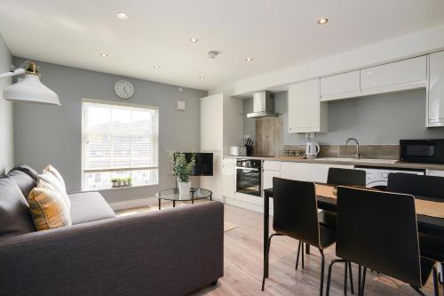 Arena Apartments - Stylish and Homely Apartments by the Ice Arena with Parking - West Bridgford