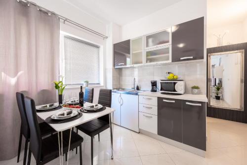Studio Apartment & Room TEN - Free parking 3