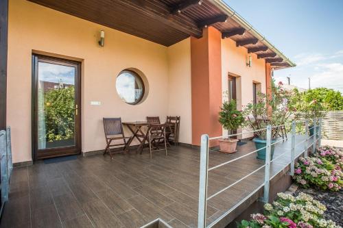 Balcony/terrace, Nyirfa Apartmanhaz in Sarvar