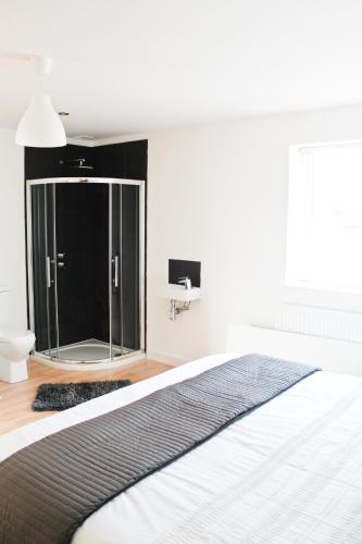 Lux Apartment - image 5