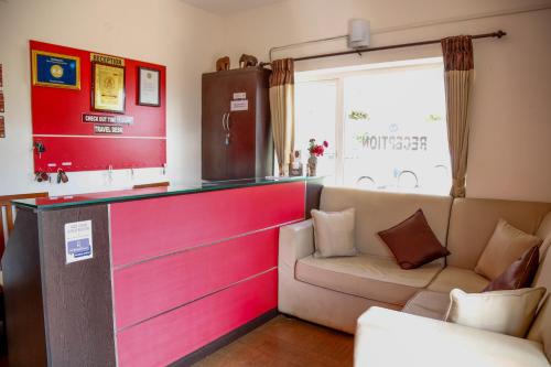 Lobby, PARADISE PERFECT - non smoking non alcoholic no unmarried couples in Ooty Racecourse