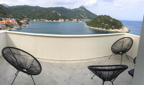  Apartments Kurelja in Lastovo
