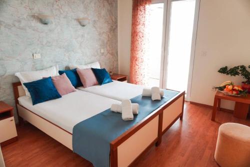 Hotel Bella - main image