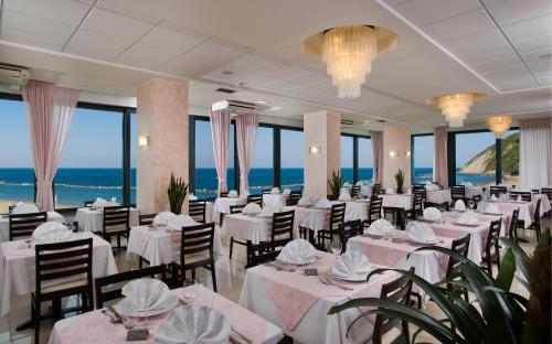Comida y bebida, Hotel Napoleon in Marche