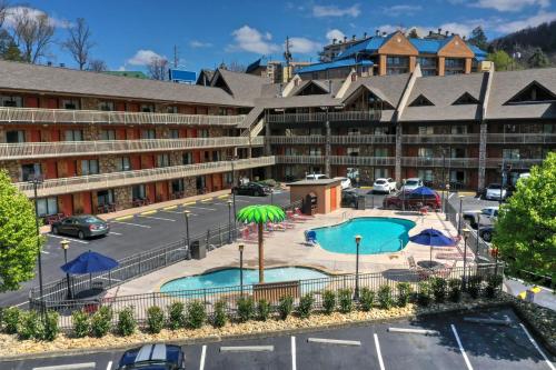 Crossroads Inn & Suites - image 15