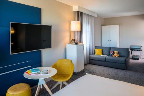 room detail thumbnail 1