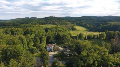  Fehér Sas Panzió, Pension in Bánkút