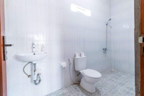 Dicky Guest House 2 Batu Bolong - image 4