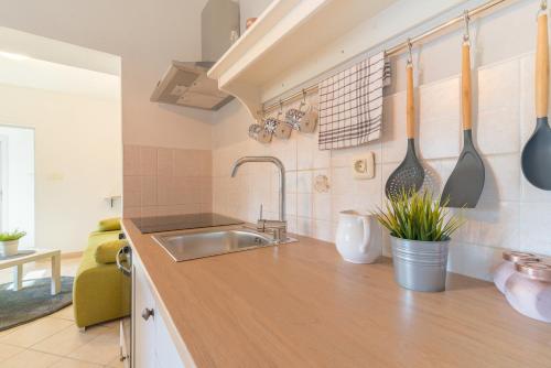  Mediterranean House by The Beach in Posedarje