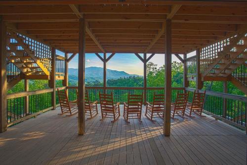 Gatlinburg Mansion Cabin