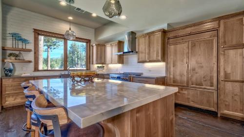Luxury And Location - Right At The Heavenly Gondola Townhouse - image 6
