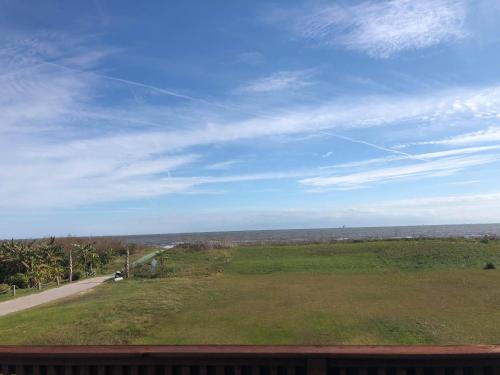 A Beach Getaway Home Home - image 8