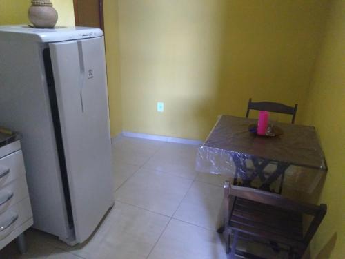 One-Bedroom Apartment with Air Conditioning image 10