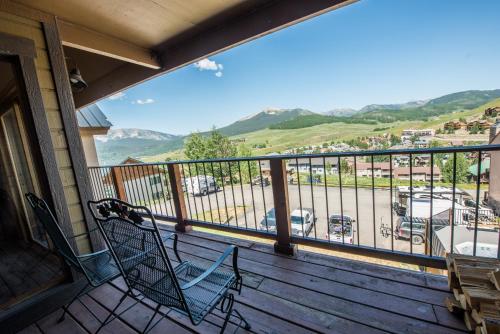 Newly Remodeled Paradise Condo - image 7