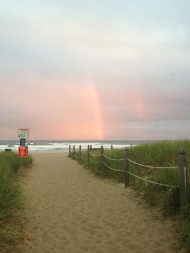 The Skylark Beach Inn - image 3