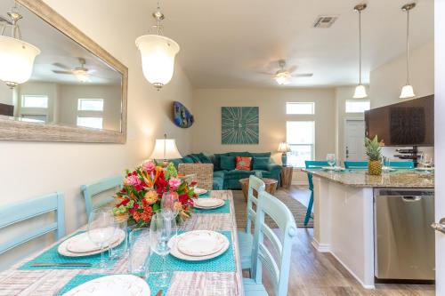 Oceanview End-Unit Townhome Townhouse - image 7
