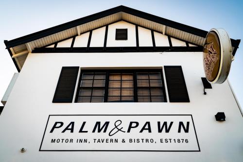 Palm and Pawn Motor Inn Wagga Wagga