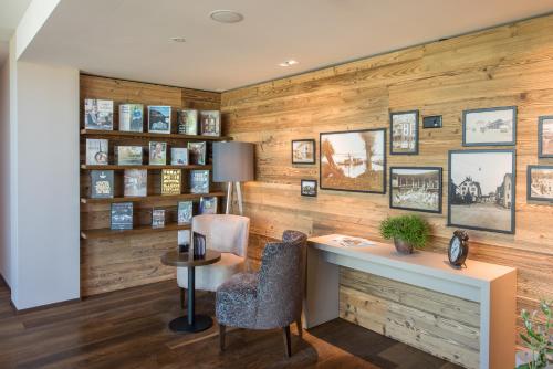 Hotel Illuster - image 12