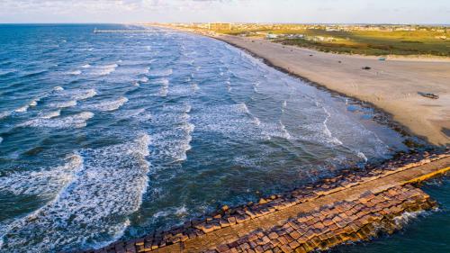 Quaint Seashore Condo in Port Aransas - image 4